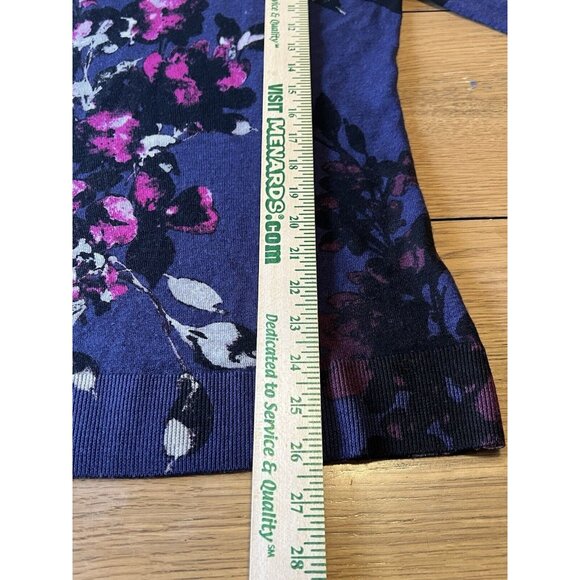 LORD & TAYLOR 100% Extra Fine Merino Wool Sweater Floral Size Medium Modern City - Picture 3 of 16